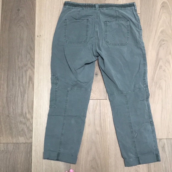 Anthropologie crop cargo pant